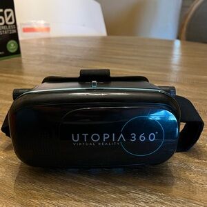 Utopia 360 Phone Holder VR Headset